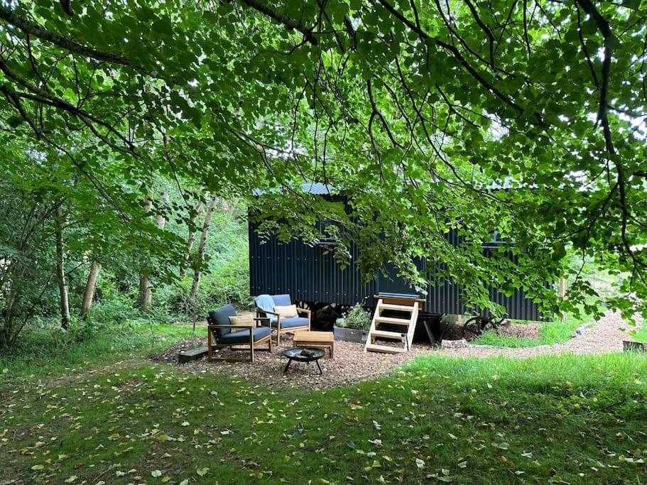 Cornwall Woodland Shepherd'S Hut Deirdres Hut Bodmin Bagian luar foto