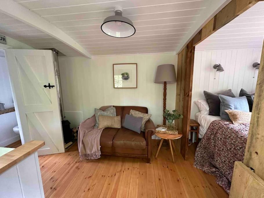 Cornwall Woodland Shepherd'S Hut Deirdres Hut Bodmin Bagian luar foto